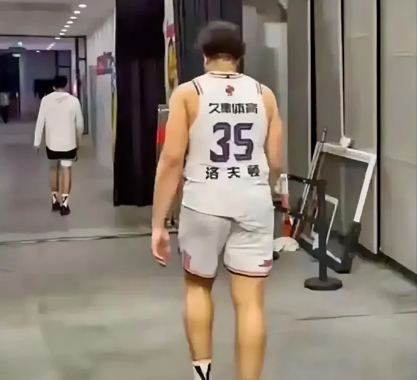 爱游戏体育转折点!浙江队手感冰凉,CBA常规赛转会期攻防权衡,更衣室稳定,训练强度明显提升的简单介绍